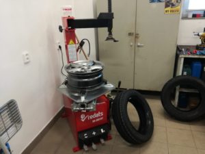 Přezouvací poloautomatické zařízení Redats
